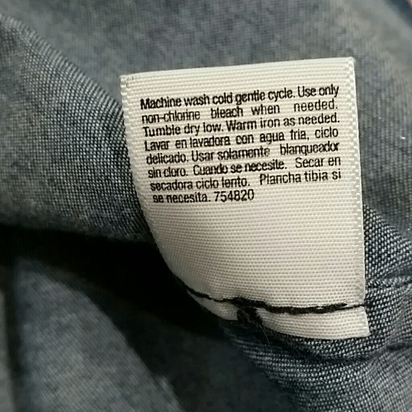 St. John's Bay Denim Chambray Top - Picture 2 of 7